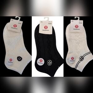 Lululemon Womens Logo Ankle Socks Small BNWT 3 Pair Colors: White & Black